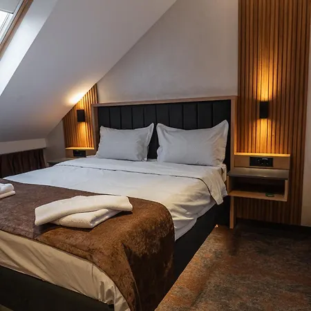 Hotel Astral 3*