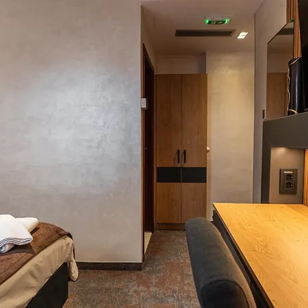 Hotel Astral 3*