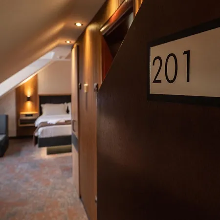 Hotel Astral 3*