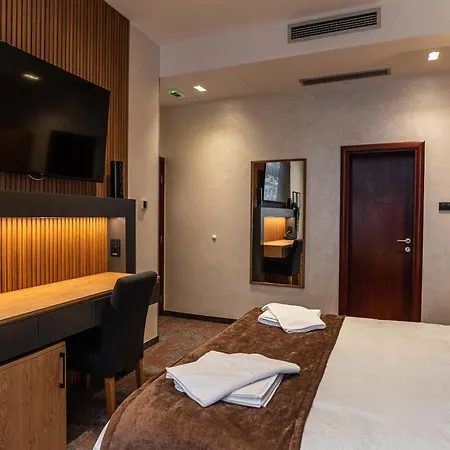 Hotel Astral 3*